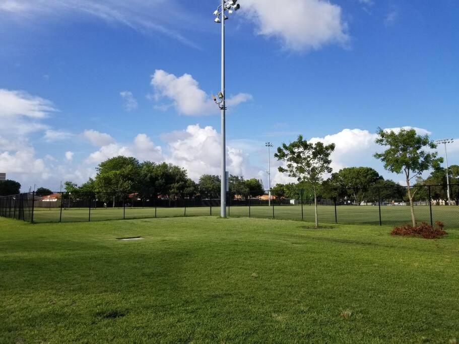My Lovely Home In Miami 15 Minutes From The Beach מראה חיצוני תמונה